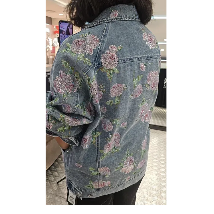 TCH服饰店-潮牌时尚百搭烫钻牛仔外套T75A068001
