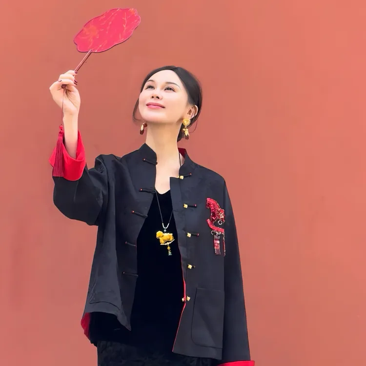 飞儿【玄凝珠骏】2025冬季款国风轻奢双穿外套