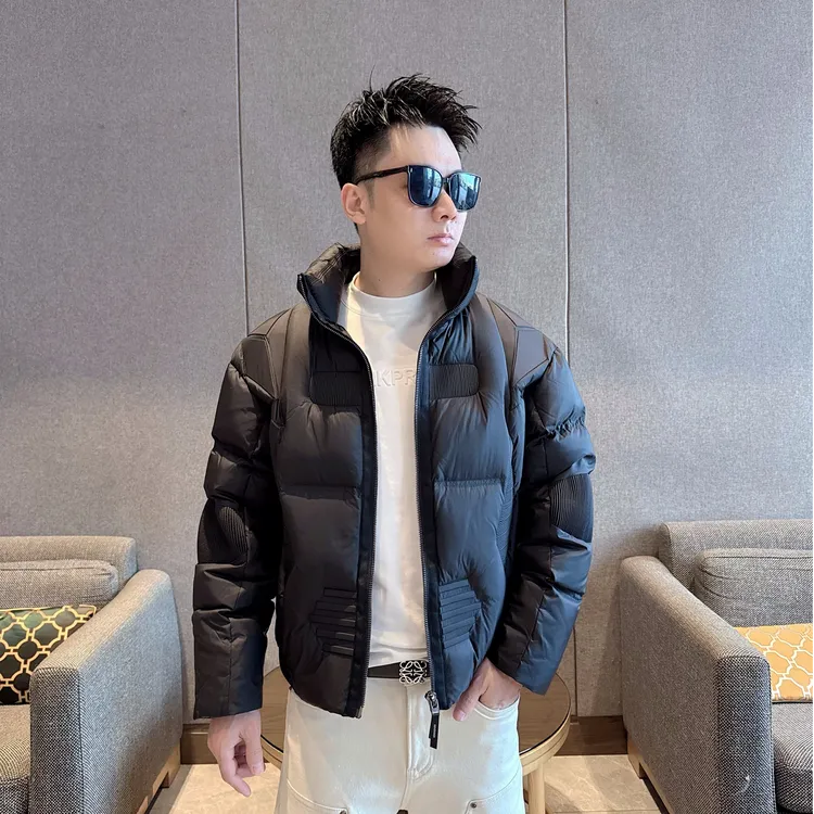 2025男士几何压胶帅气短款羽绒服收口极简风潮流冬季时尚立领潮流