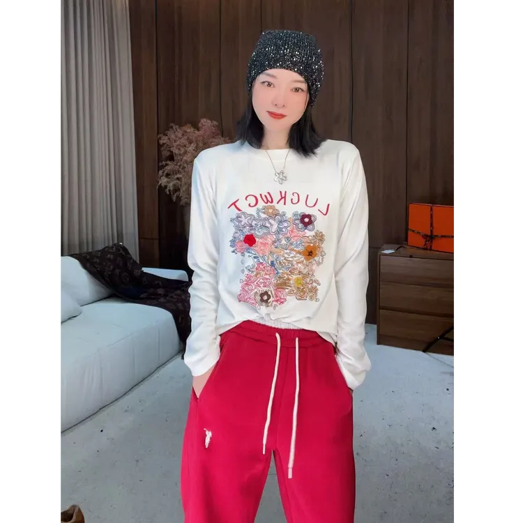 2025新款秋冬慕斯双面重工刺绣遮肚显瘦长袖圆领立体花朵上衣5072