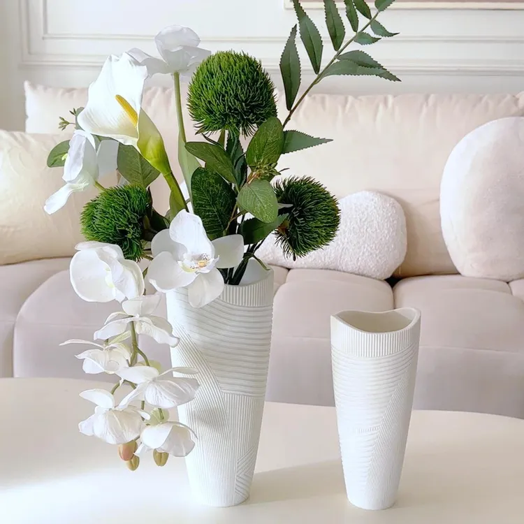 北欧长款细高花瓶干花插花白色电视柜开放格玄关装饰摆件两件套