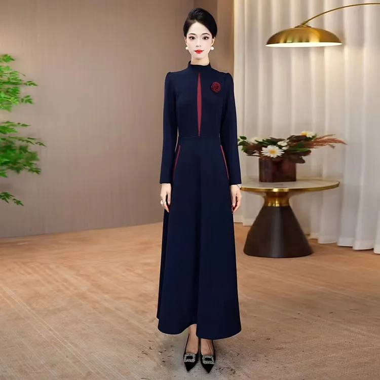 藏蓝色连衣裙女2025秋季新款修身显瘦气质裙子优雅时尚长袖长裙