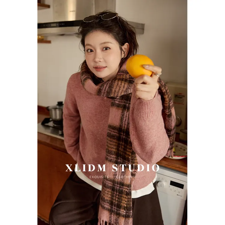 小俪大码女装磨毛定染花纱毛衣冬季显瘦正肩圆领上衣DD4T071078