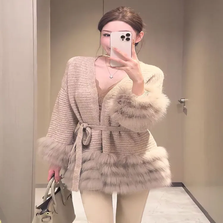 法式时尚小众V领毛毛拼接长袖针织毛衣开衫女秋冬名媛风带外套