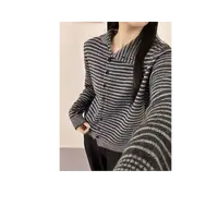 乔家女士斜口子条纹毛衣