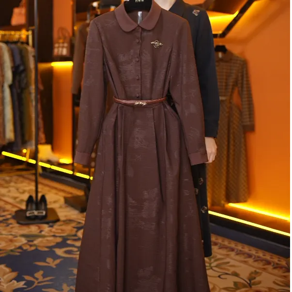 【赫尔温】设计款梅尔诺红棕时尚收腰显瘦连衣裙DHZFF52846