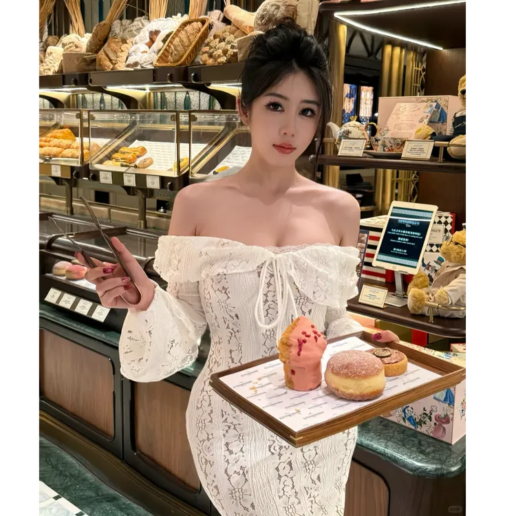 富家千金高级感穿搭法式初恋白月光宴会晚礼服秋冬新款名媛连衣裙
