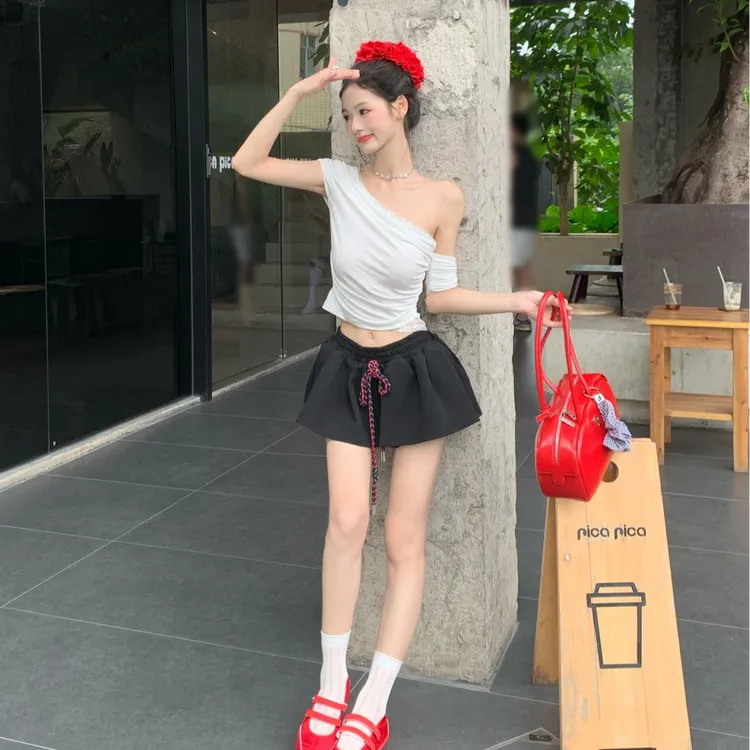 斜肩短袖T恤女款夏季修身显瘦短款百搭上衣运动休闲性感宽松ins