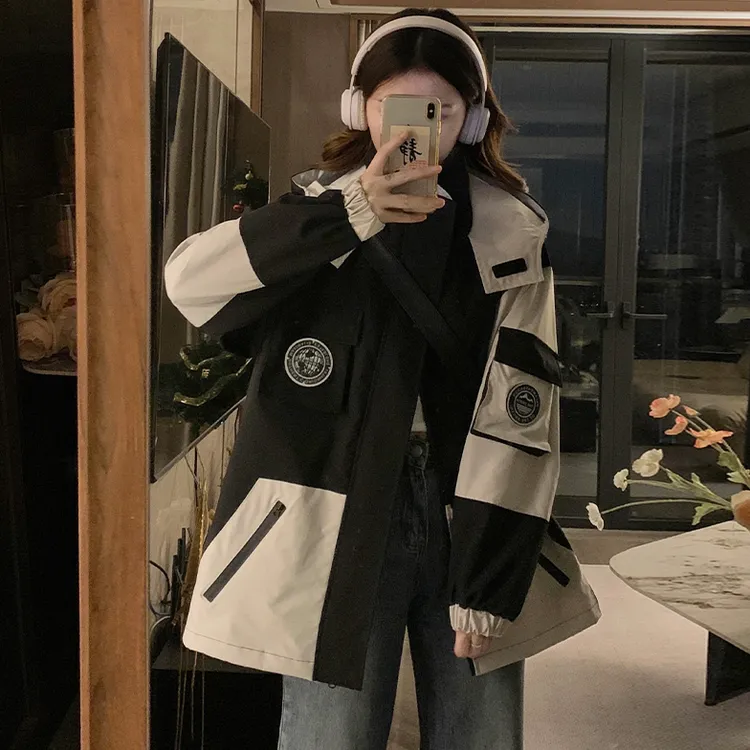 加绒加厚冲锋衣外套女2025秋冬新款初高中学生户外连帽工装棉服潮