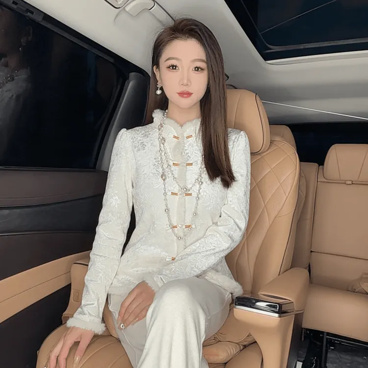 【小白狐】新中式2025秋冬新款加绒加厚收腰金丝线盘扣