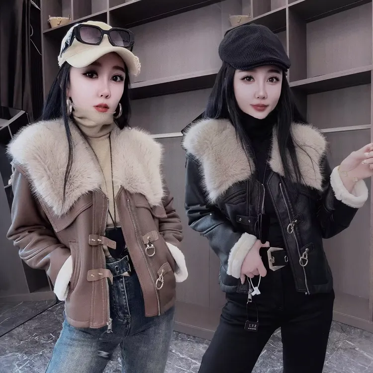 水洗PU皮毛一体短外套秋冬女冬季新款时尚拼接毛领加绒厚保暖上衣