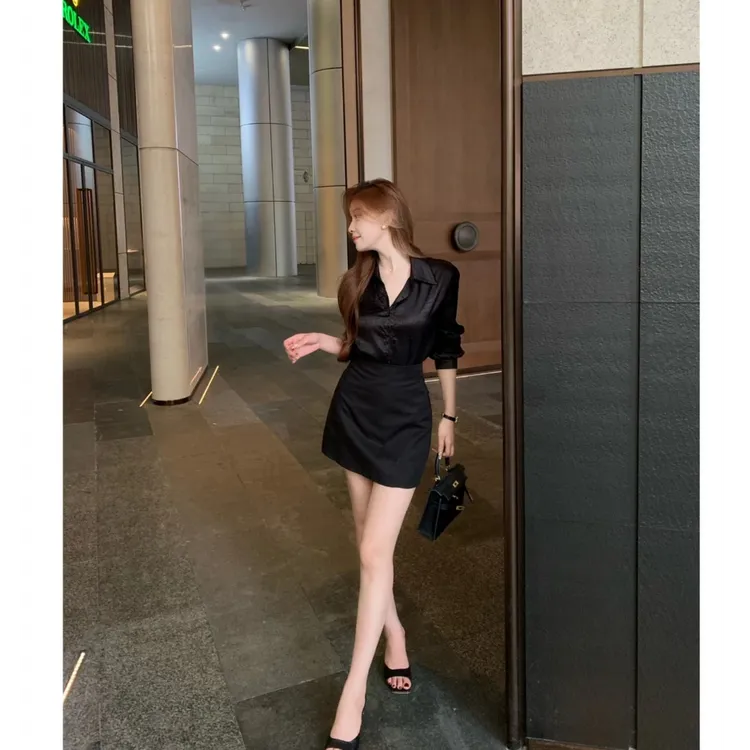 2025秋季新款纯欲气质高级感鳄鱼纹长袖衬衫百搭显瘦高腰短裙套装