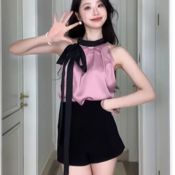 【乌梅子酱】粉紫色法式无袖挂脖上衣露肩高腰热裤小香风两件套套装