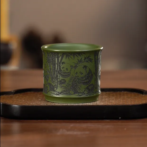 1086宜兴原矿紫砂茶具刻绘绿泥熊猫主人杯YMJ110ml左右