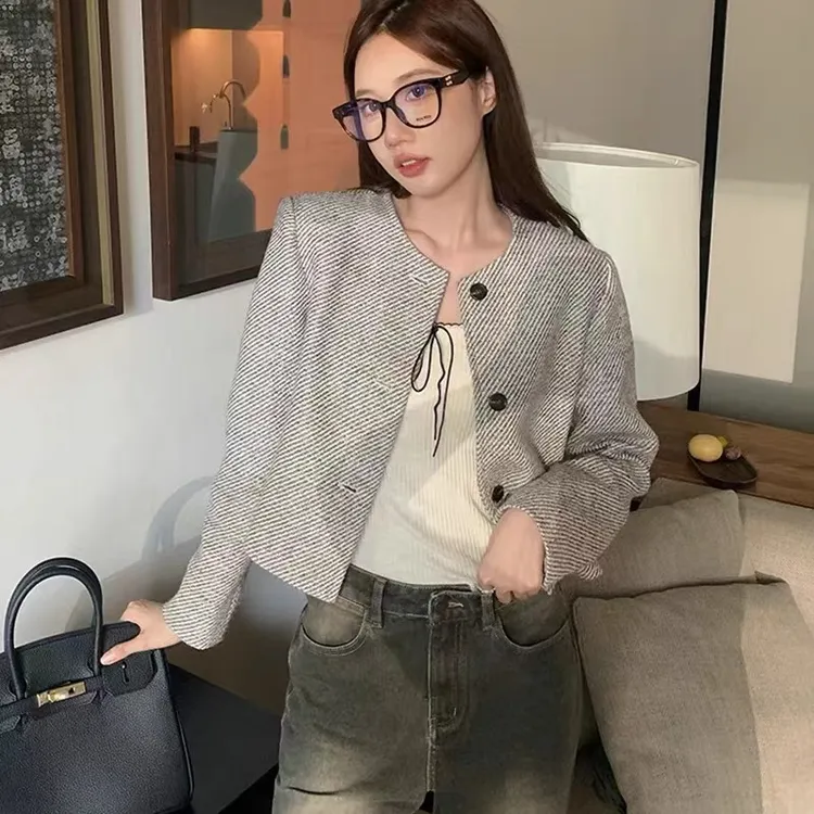 2025复古圆领香风高级外套气质春秋新款法式宽松短款上衣