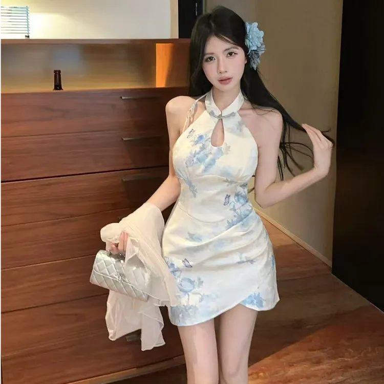 新中式连衣裙女2025春季新款清冷感旗袍挂脖包臀裙显瘦开衫套装