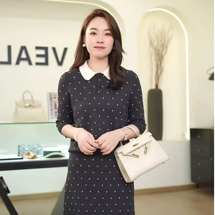 【926上衣】薇乐女装秋季常规波点衫厚款宽松型女士娃娃领修身