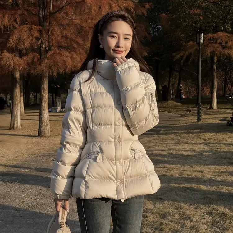 HELA AOMI “蒙家小裙摆”90白鸭绒掐腰连帽短款羽绒服CY5DM02587