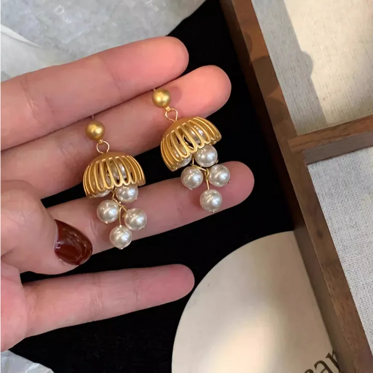 铜合金耳饰 法式复古个性铃铛珠珠耳环女设计感流苏轻奢小众耳钉