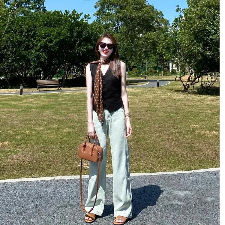 2025夏季新款时尚无袖外穿打底背心上衣气质显瘦洋气休闲百搭性感