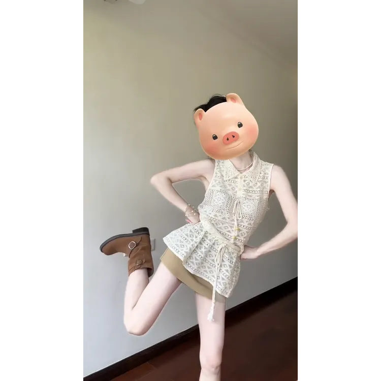 MARIE.COCO夏季小众设计感镂空针织收腰翻领背心上衣高腰短裙套装