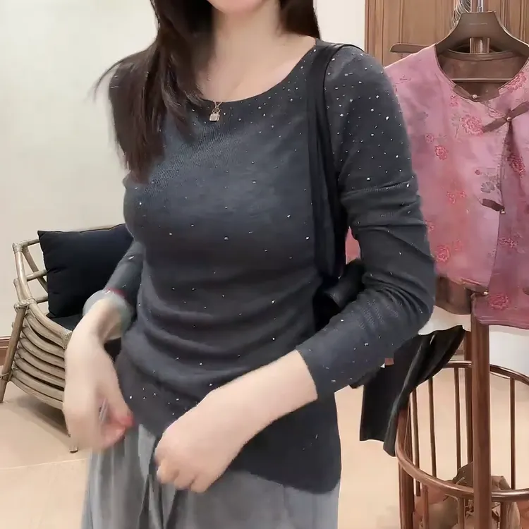 2025秋季显瘦气质百搭一字领精美烫钻长袖时尚针织衫女LK2506169