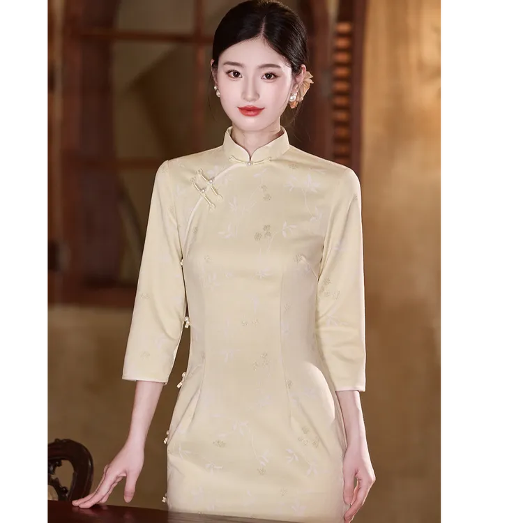 旗袍女2025新款秋季改良年轻款少女高级感日常可穿素雅