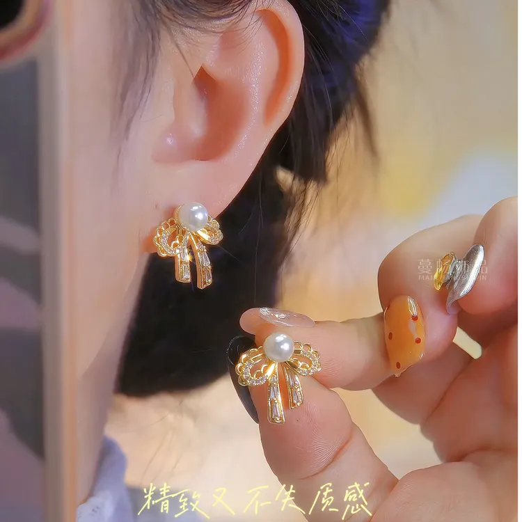 铜合金合成锆石耳饰 925银针高级感新款蝴蝶结锆时尚气质爆款耳环