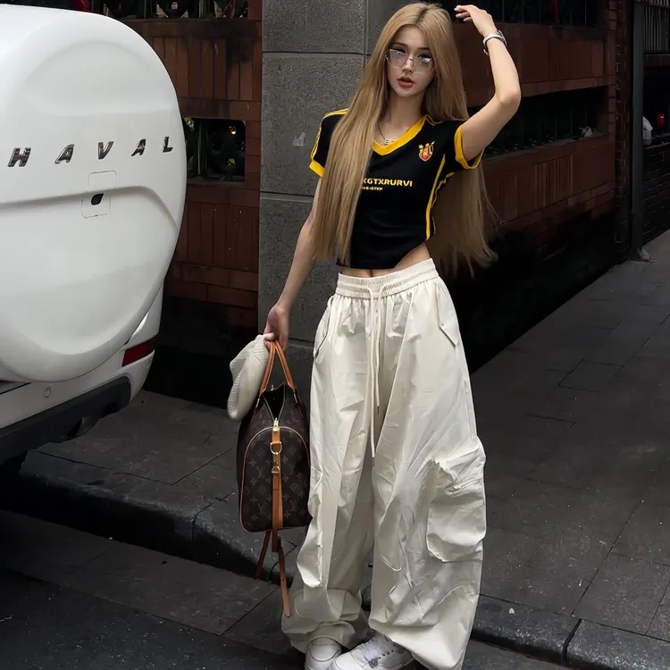 美式复古辣妹V领撞色短袖t恤女装夏季新款修身显瘦上衣收腰设计感