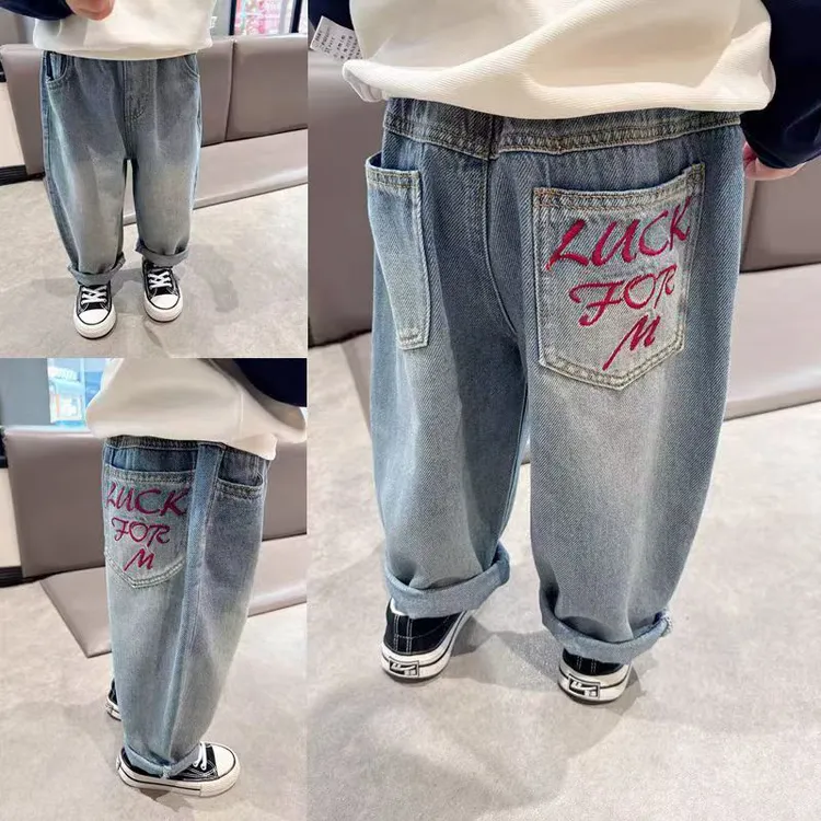 男童口袋刺绣牛仔裤柔软舒适2025春季新款儿童韩版宽松直筒裤子潮