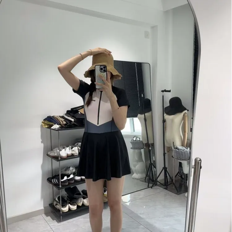 大码微胖 时尚度假新款保守显瘦连体平角泳衣小蛮腰女式遮肉泳衣