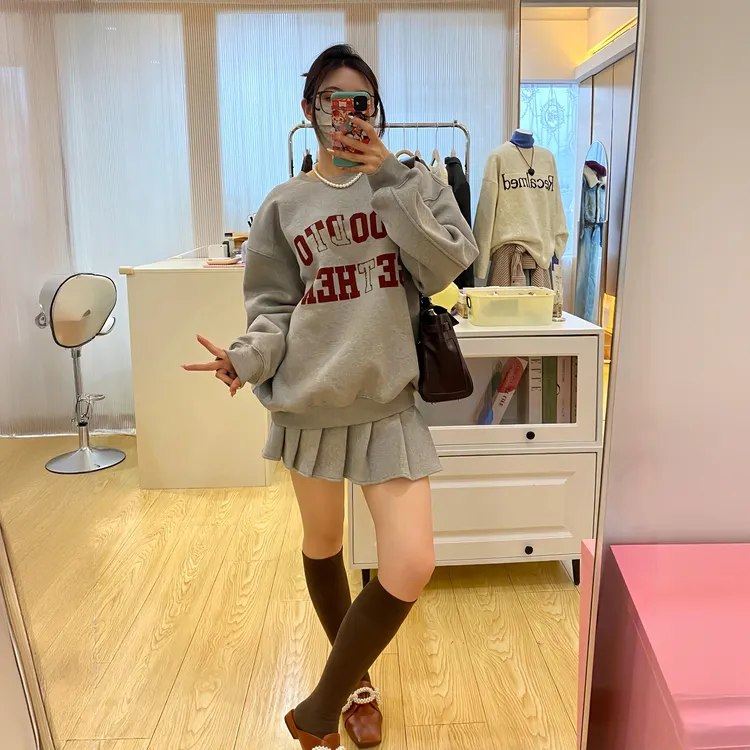 韩版圆领字母加绒卫衣套装女冬季新款巨好看小个子上衣短裙两件套