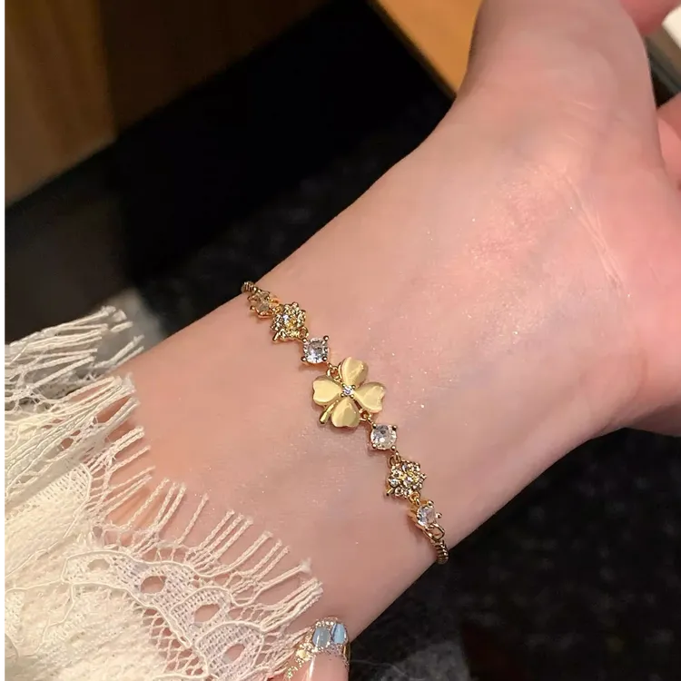 合金手链 铜合金四叶草女轻奢小众精致可调节闺蜜手饰金手链