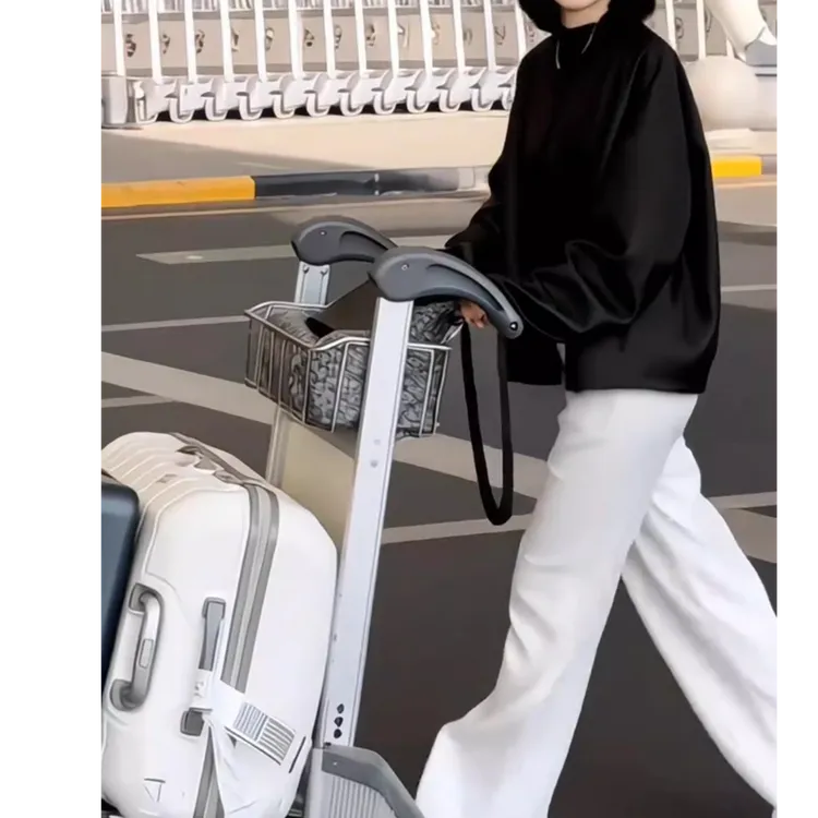 2025早春新款慵懒休闲设计感弯刀袖短外套欧货轻奢爆款时尚皮衣女