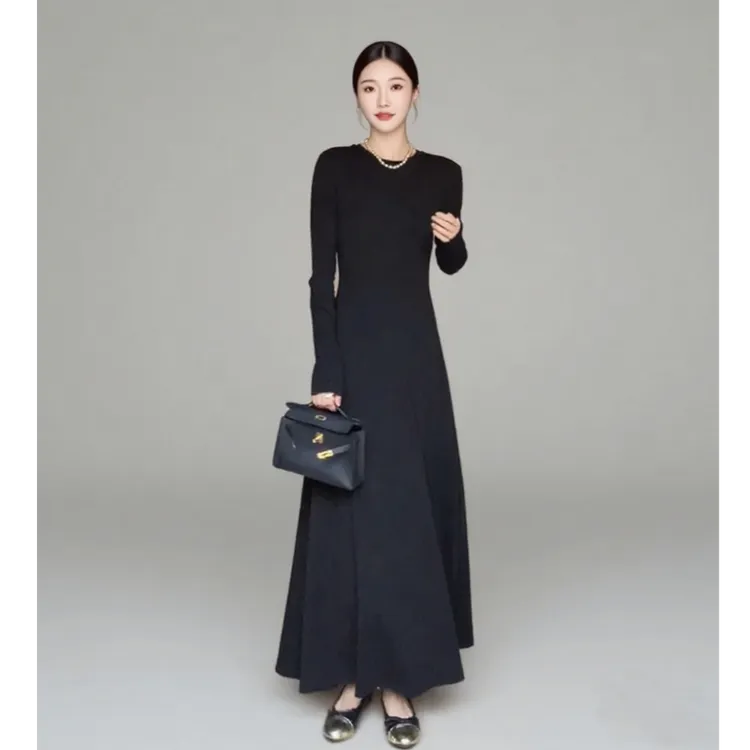圆领长袖修身显瘦名媛打底气质秋冬连衣裙女高级感垂感收腰长裙