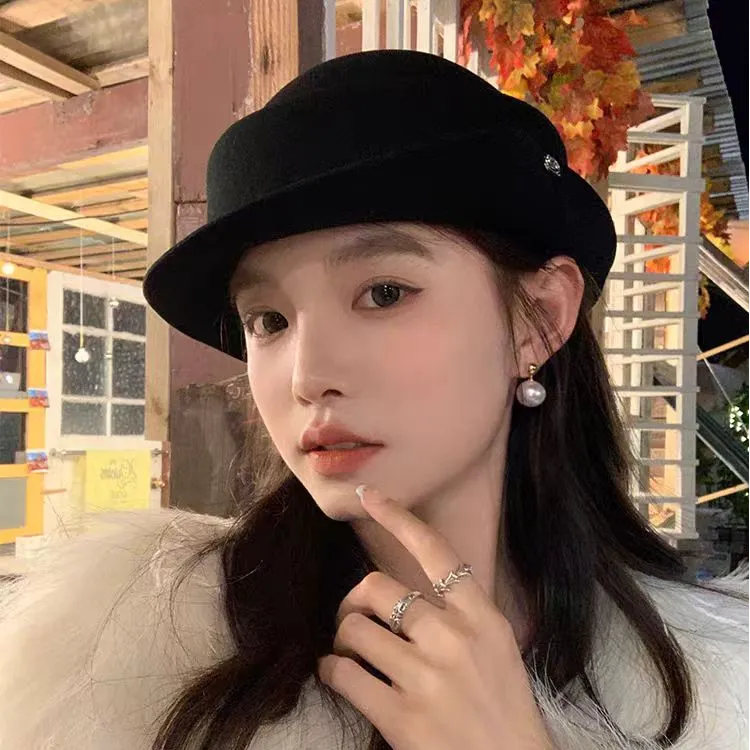赫本风千金帽子女款秋冬法式高级感显脸小羊毛黑色礼帽女2025新款