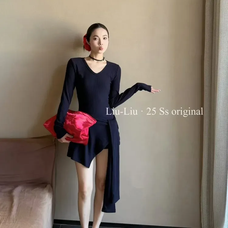 2025早春新款时尚套装气质显瘦洋气长袖外穿百搭温柔辣妹三件套