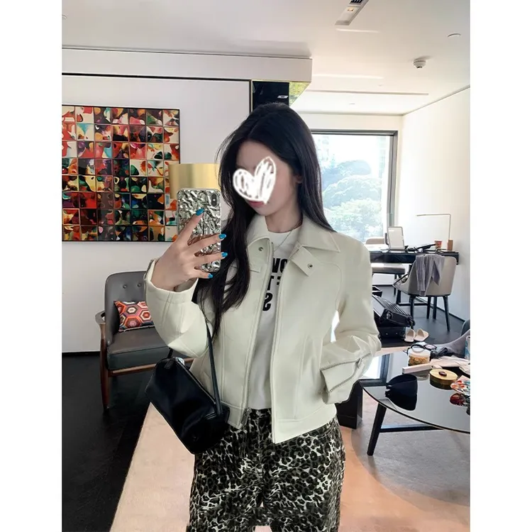 炸街小众美式翻领奶呼呼白色Pu皮衣外套女秋季新款修身显瘦夹克