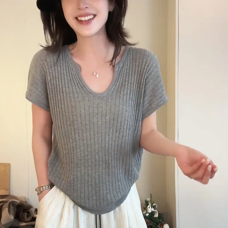 2025夏季新款韩系v领短袖针织衫女时尚慵懒风纯色透气显瘦上衣