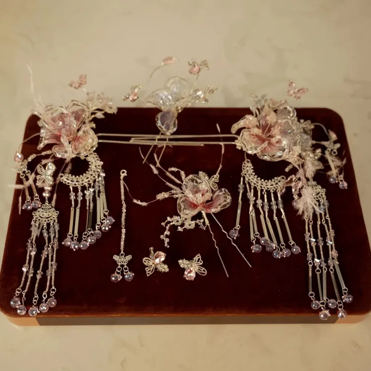 G426桃花粉羽毛流苏高端新娘头饰厚滴胶花朵减龄甜美中式结婚头饰