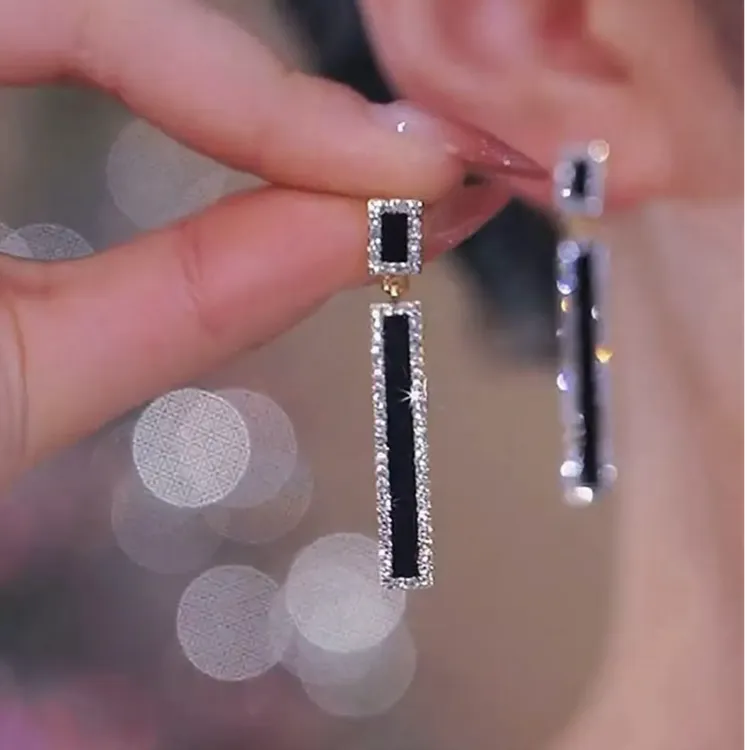 合金耳饰  2025轻奢时尚气质长款闪钻耳环个性百搭几何耳钉耳饰品