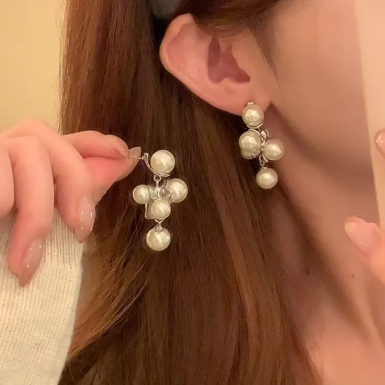 磁铁仿珍珠耳饰 许妍同款葡萄串珍珠流苏耳环女韩系轻奢耳针耳饰