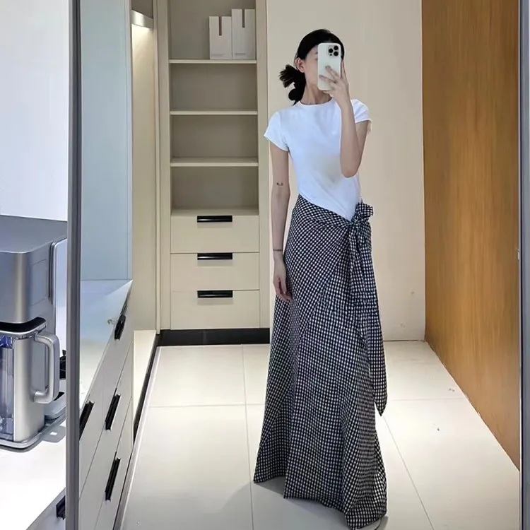 正肩独特超好看t恤女款2025新款爆款短袖女装夏日绝美短款小上衣