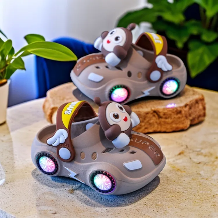 儿童拖鞋男童汽车闪灯发光沙滩洞洞鞋防滑婴幼儿宝宝夏季亮灯凉鞋