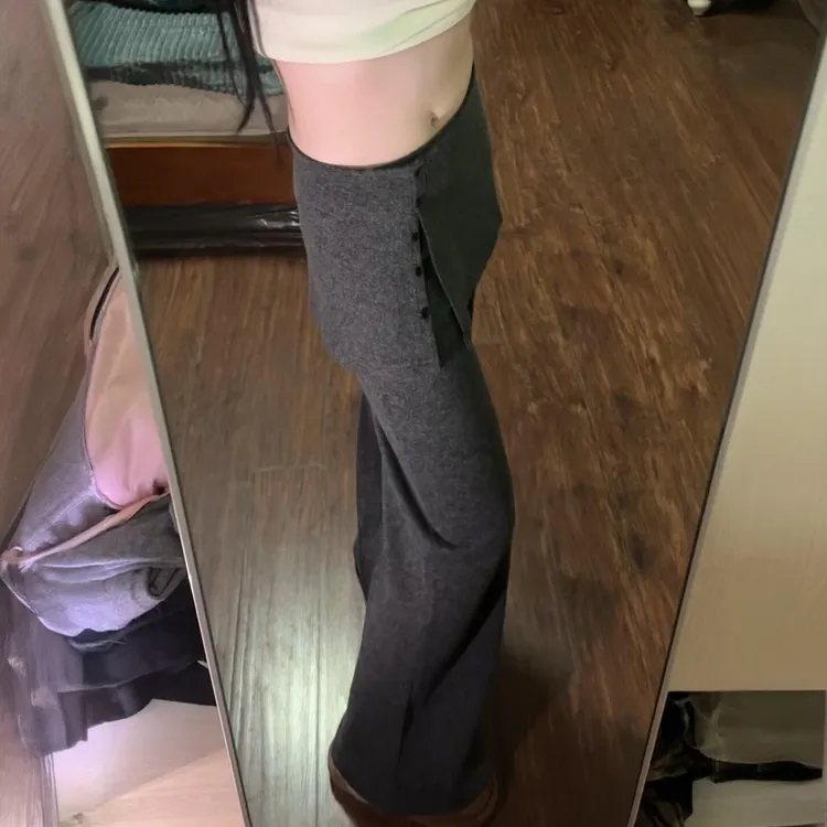 深灰两件套屁帘微喇裤女冬2026新款加绒加厚卫裤胖MM高腰休闲裤