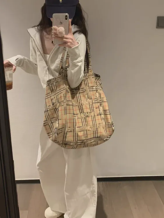 法式复古格子托特包包女2024新款英伦风大容量单肩腋下尼龙帆布包