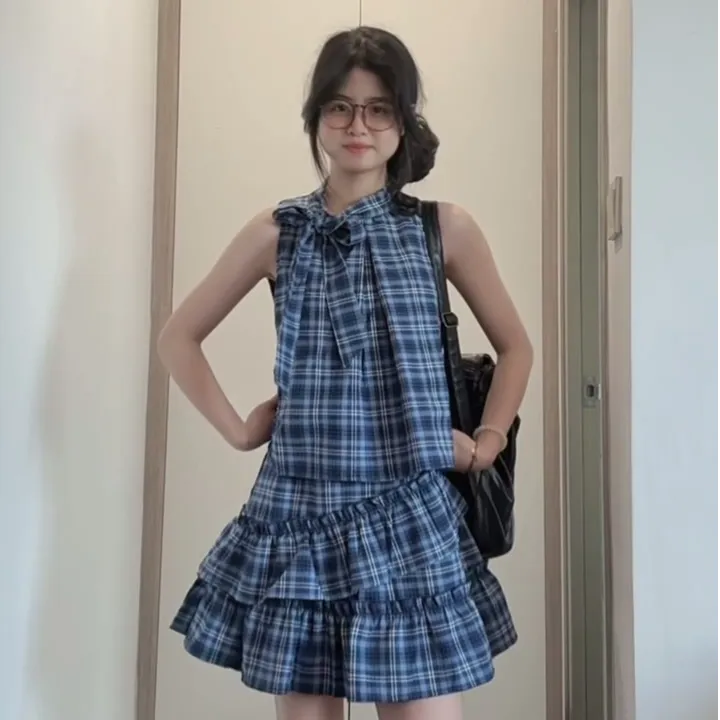 韩系学院风夏季2025新款小众设计感蓝色格纹宽松显瘦无袖连衣裙女