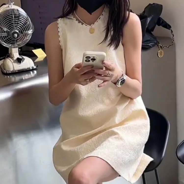 2025夏季新款时尚显瘦气质女士网红洋气连衣裙百搭款D6431