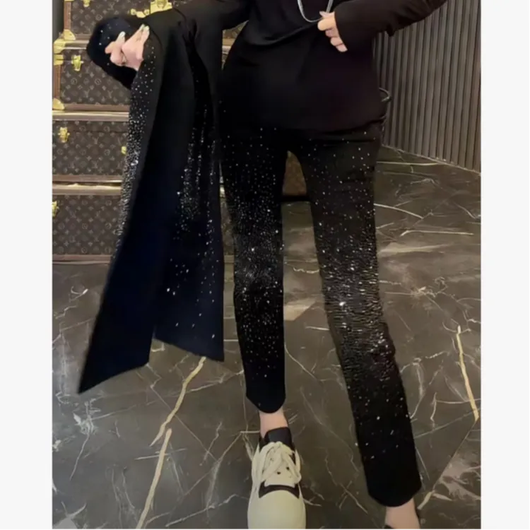  【彤彤家】50098#拉链前满钻烟管裤W/057