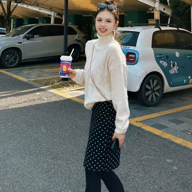 白色高领毛衣女士秋冬慵懒高级感宽松软糯加厚内搭麻花针织衫上衣